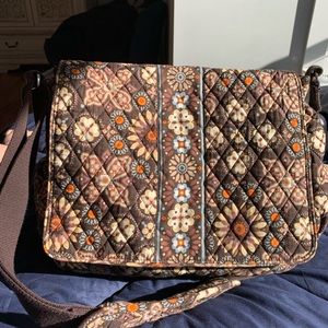 Excellent Vera Bradley brown messenger diaper bag